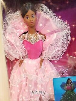 African American Dream Glow Barbie Doll 1985 Mattel 2422 Nrfb