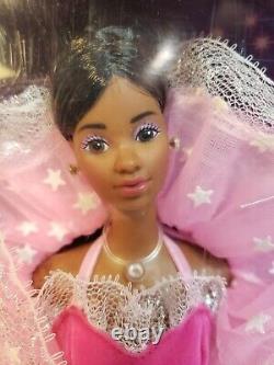 African American Dream Glow Barbie Doll 1985 Mattel 2422 Nrfb