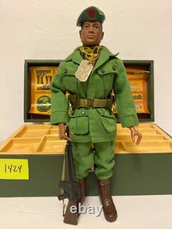GI OE ACTION SOLDIER (AFRICAN AMERICAN) BLACK With ORIGINAL GREEN BERET UNIFORM 66