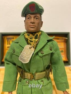 GI OE ACTION SOLDIER (AFRICAN AMERICAN) BLACK With ORIGINAL GREEN BERET UNIFORM 66