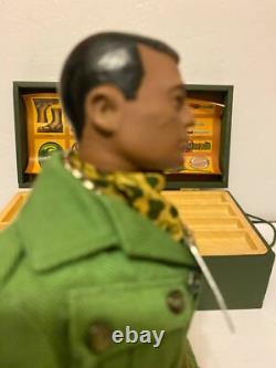 GI OE ACTION SOLDIER (AFRICAN AMERICAN) BLACK With ORIGINAL GREEN BERET UNIFORM 66