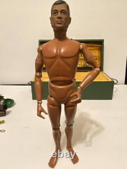 GI OE ACTION SOLDIER (AFRICAN AMERICAN) BLACK With ORIGINAL GREEN BERET UNIFORM 66