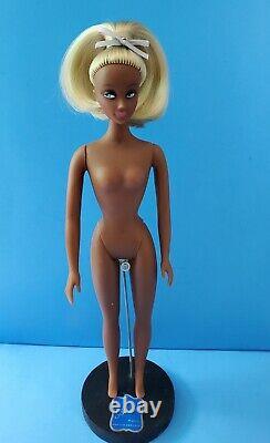 La Poupee Mannequin Anouk Black Barbie Doll Cote D'Azur Blonde FIRST EDITION