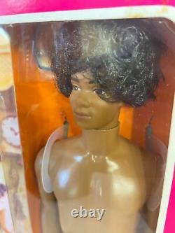 Nrfb Barbie Doll 1981 Sunsational Malibu Ken Black Aa 3849