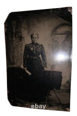 ORIGINAL 19th CENTURY TINTYPE PHOTOGRAPH OF AN AFRICAN AMERICAN WOMAN, c. 1870