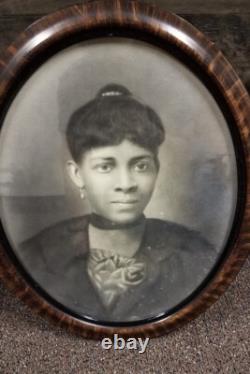 Pair of African American Black Americana Man&Woman Oval Framed Portraits