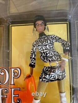 Pop Life Barbie Doll Pivotal Mod Dolls African American Gold Label 2009