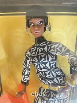 Pop Life Barbie Doll Pivotal Mod Dolls African American Gold Label 2009