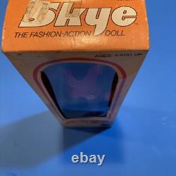 Vintage African-American Black Skye Fashion Action 11.5 Doll Kenner 1975