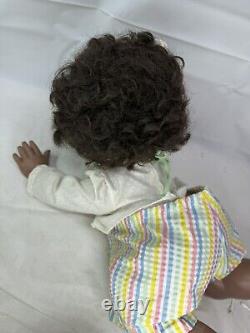WORKS! Vintage 1988 Oopsie Daisy Crawling Baby Doll African American Black Tyco