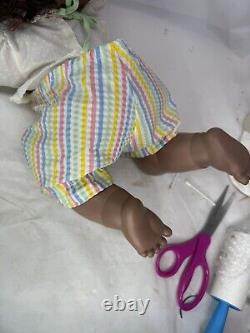 WORKS! Vintage 1988 Oopsie Daisy Crawling Baby Doll African American Black Tyco